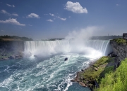 英雄联盟总决赛赛程-凌晨时分的双线叙事，当英超争冠战点燃夜晚，新疆队用另一种方式压制热火