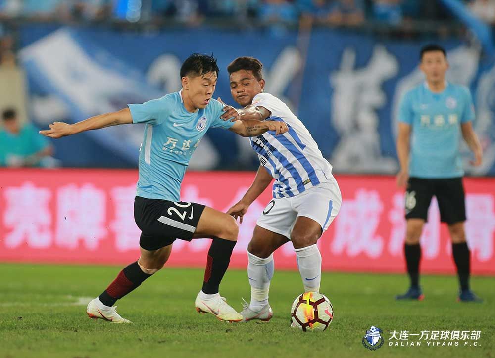 摩纳哥大将斩获帽子戏法场上英勇无畏的简单介绍