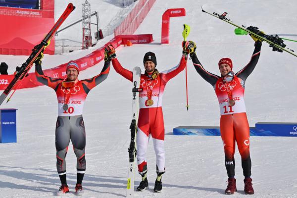 奥地利选手在滑雪比赛中取得佳绩