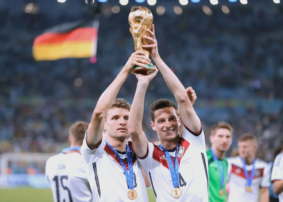 关于德国杯赛升温中，冠军追逐激烈的信息