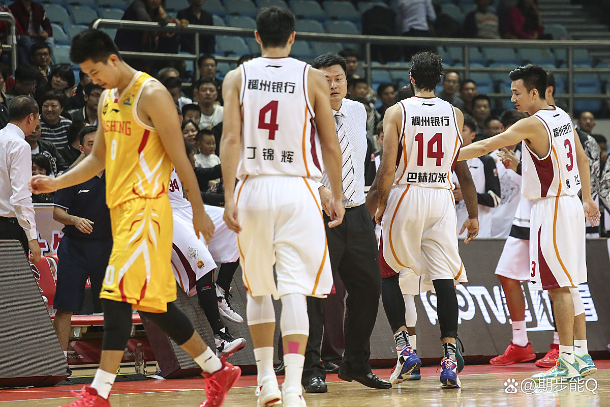 关于新赛季打响第三场：四川队力克广东队的信息