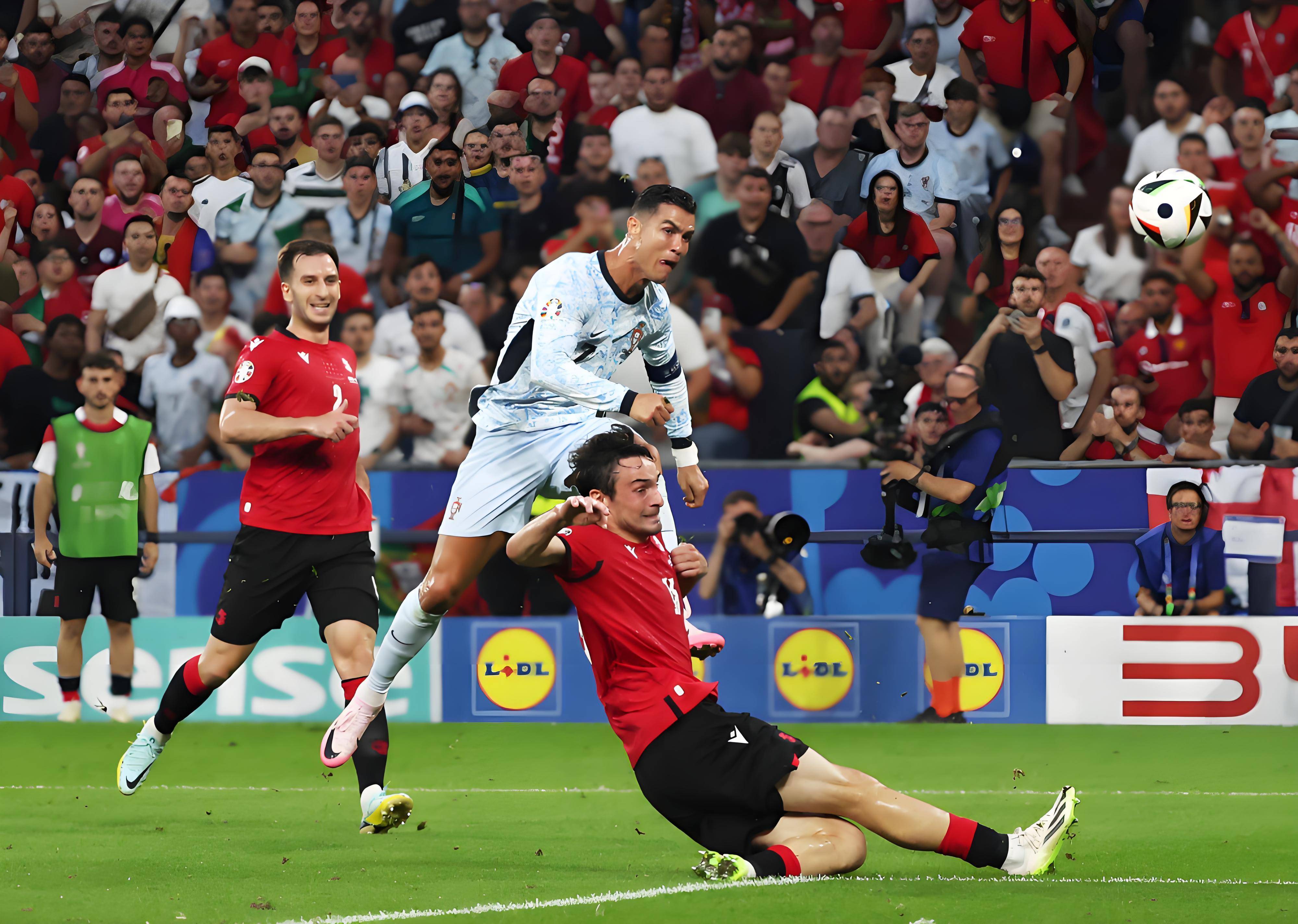 关于乌拉圭险胜克罗地亚，C罗关键制胜的信息