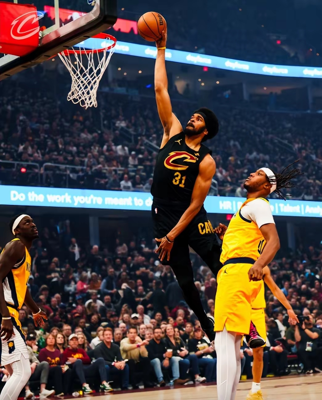 骑士险胜热火，欧文状态火热