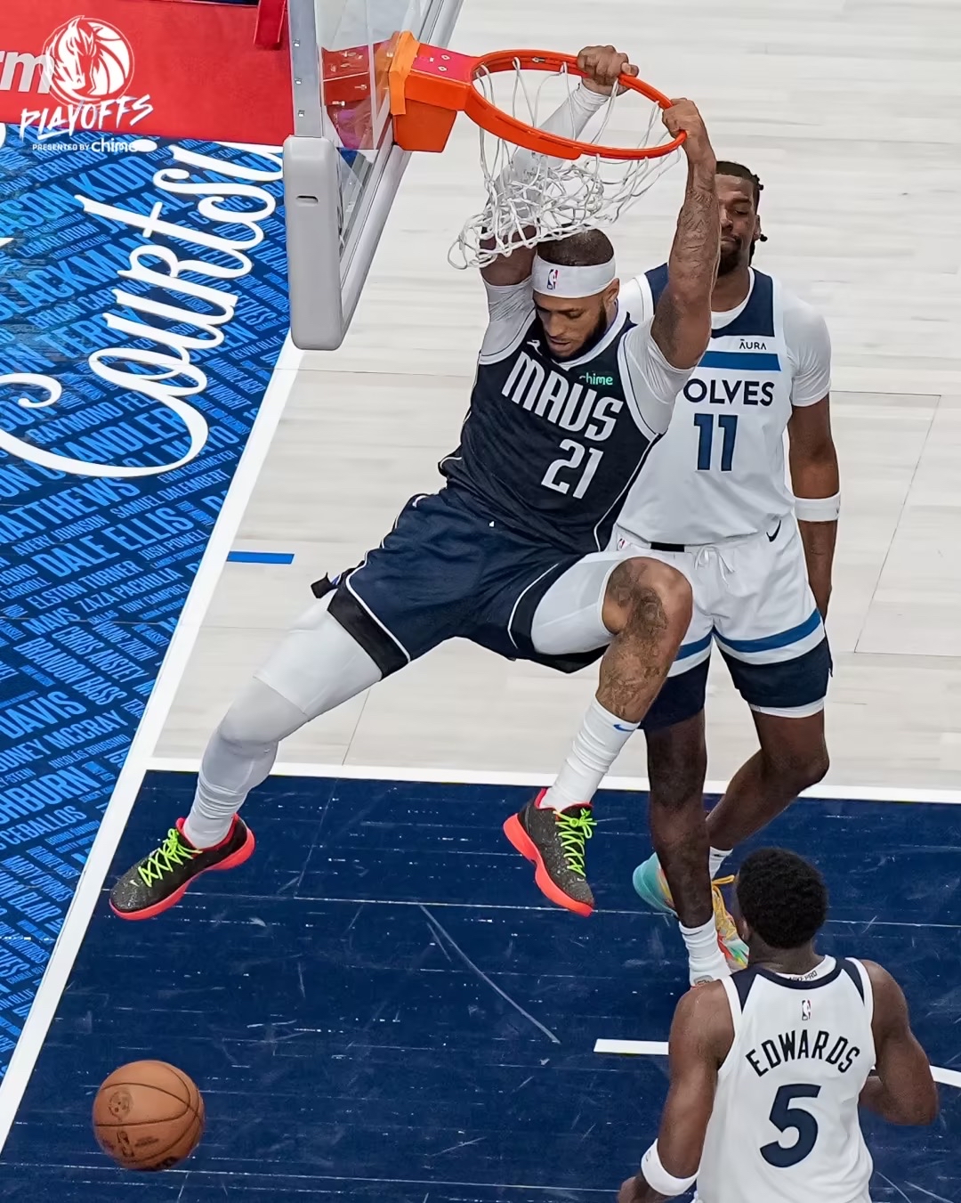 独行侠横扫篮网，霍勒迪惊艳四座