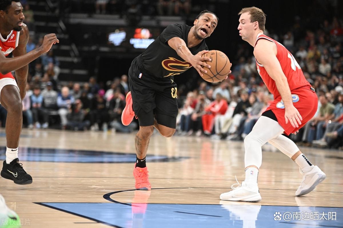 骑士主场击溃勇士，全队神勇发挥