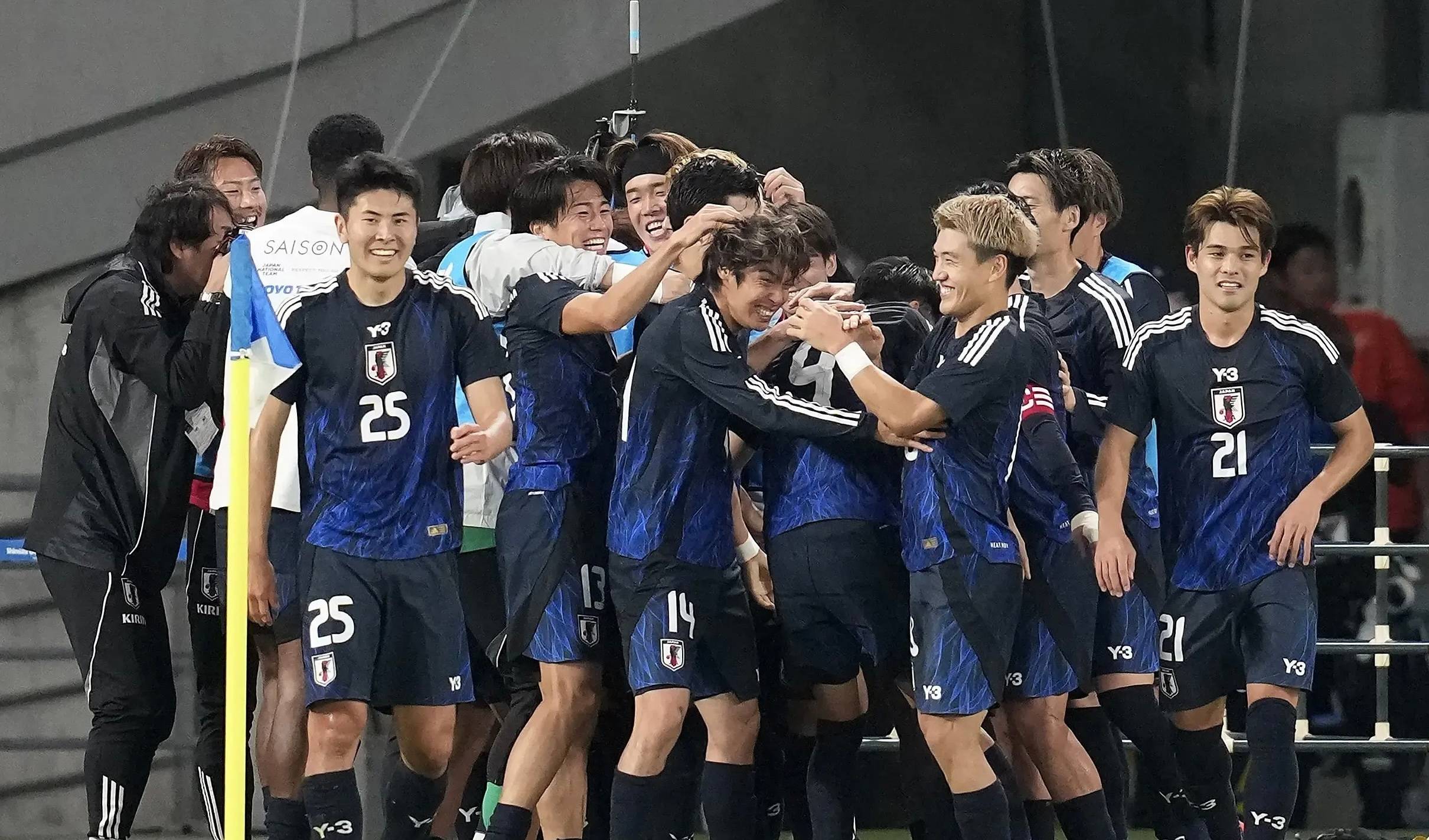 日本横扫巴西,苏亚雷斯关键制胜 日本横扫巴西,苏亚雷斯关键制胜