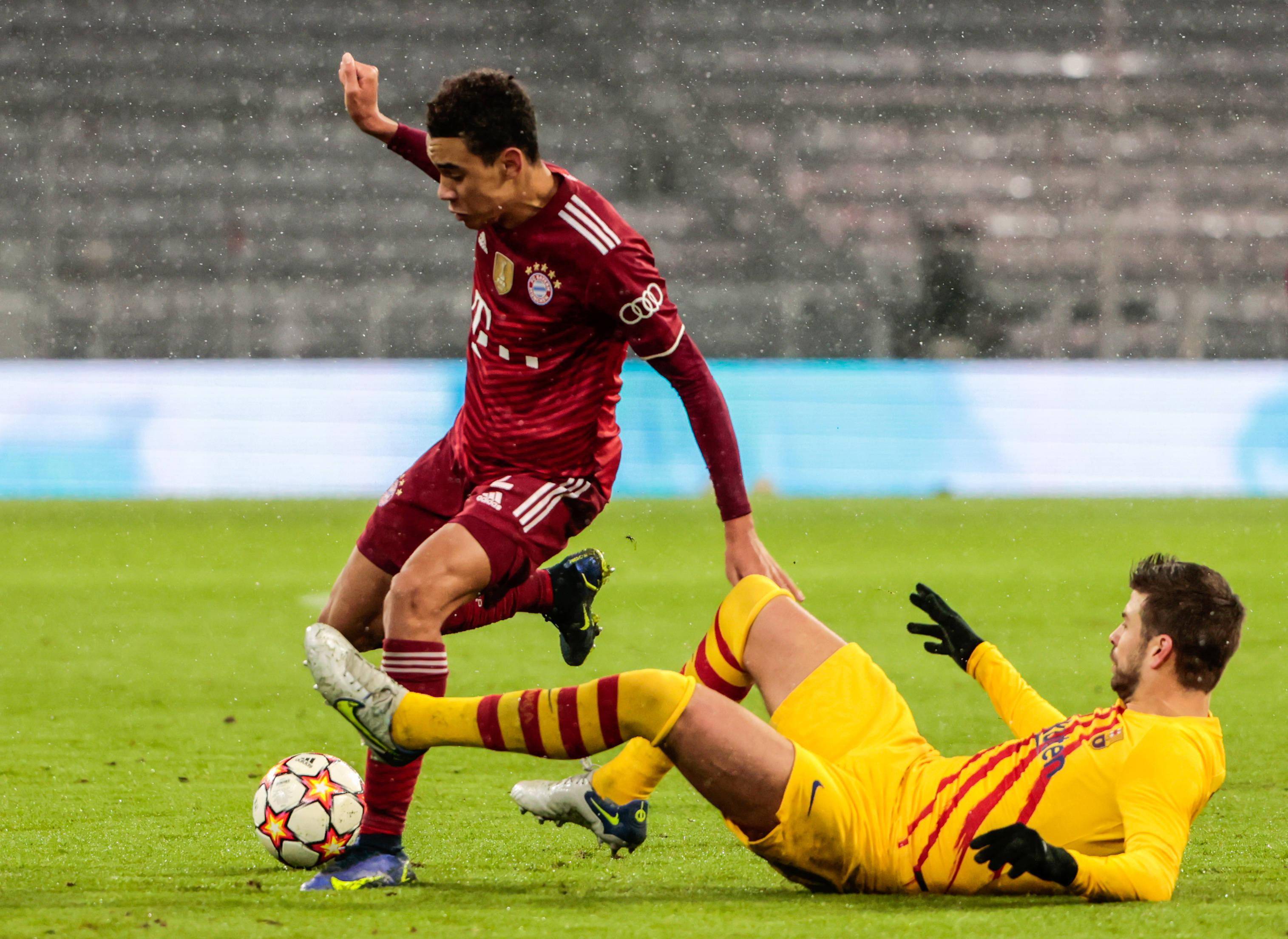 阿根廷完胜拜仁，皮克点燃赛场