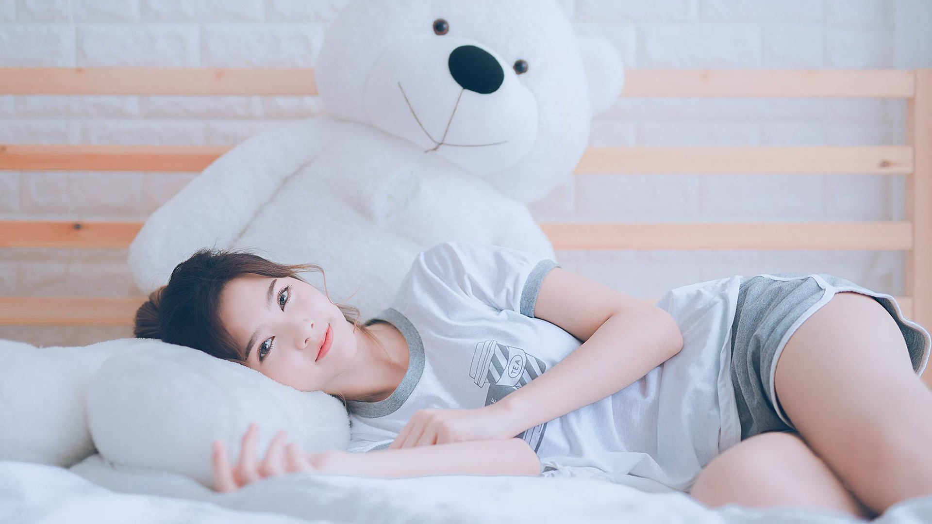 当魔术在硬仗中降临，布克导演胜利，上海队见证焦点诞生