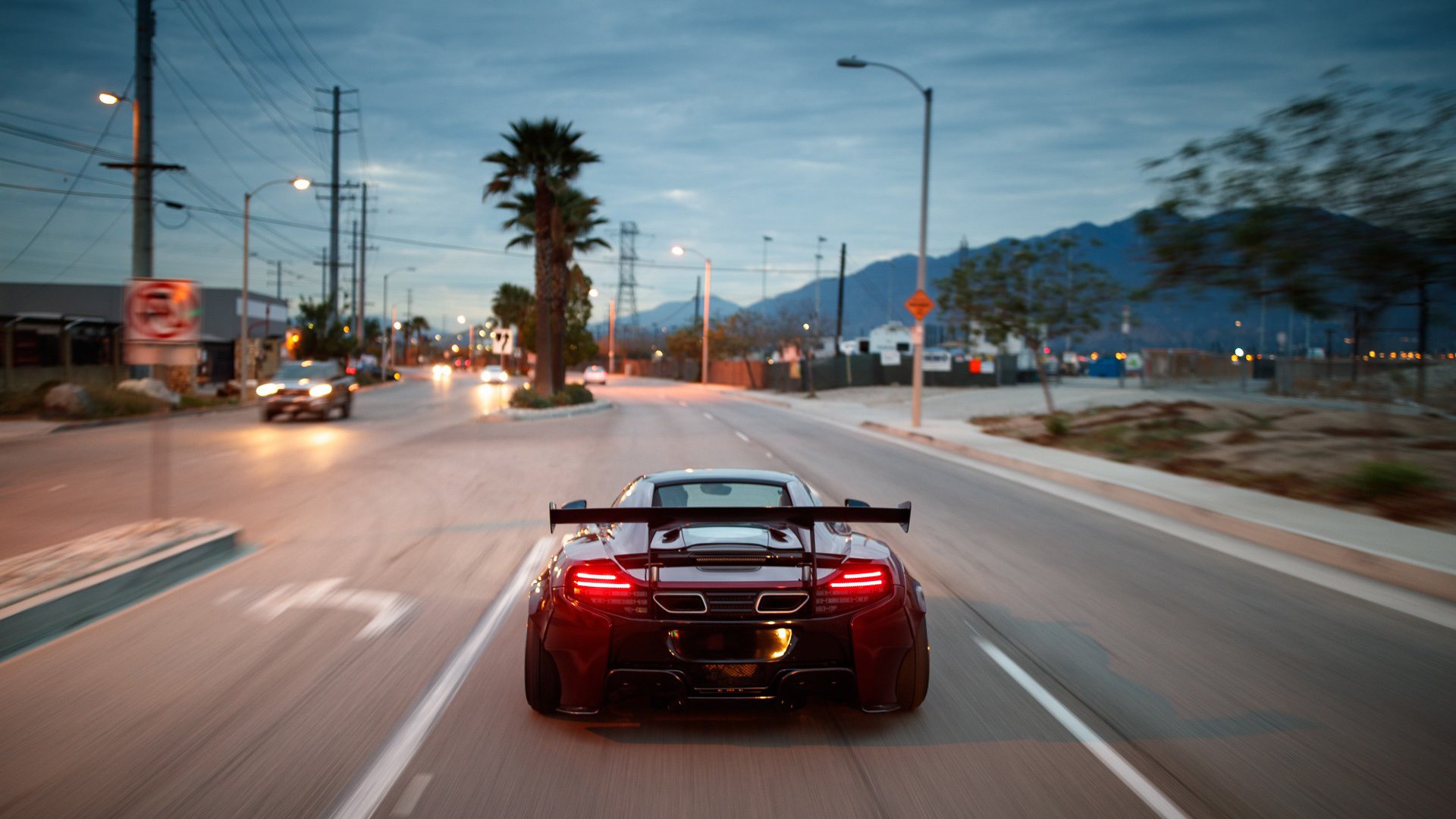 黑色蜂巢里,浓眉砌起无声的寂静第三节