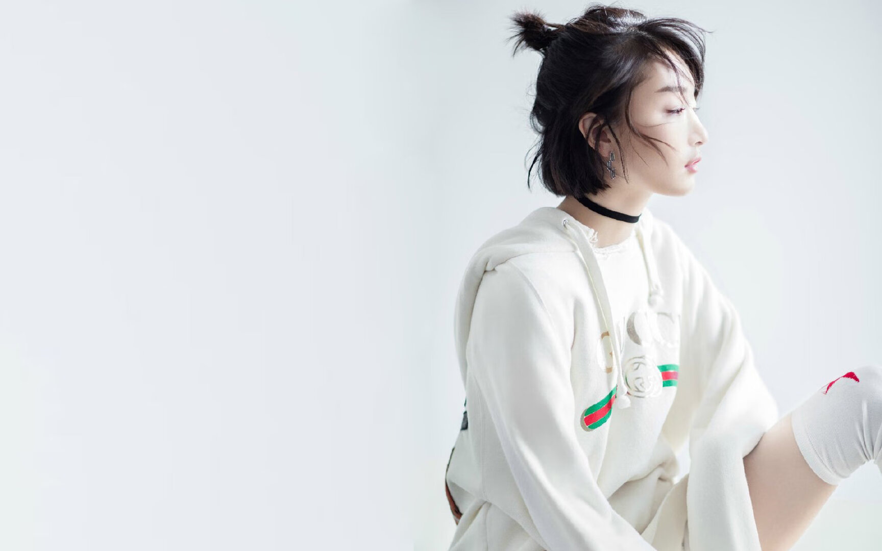 火箭升空,爱德华兹在巴林弯道以最高速接管比赛