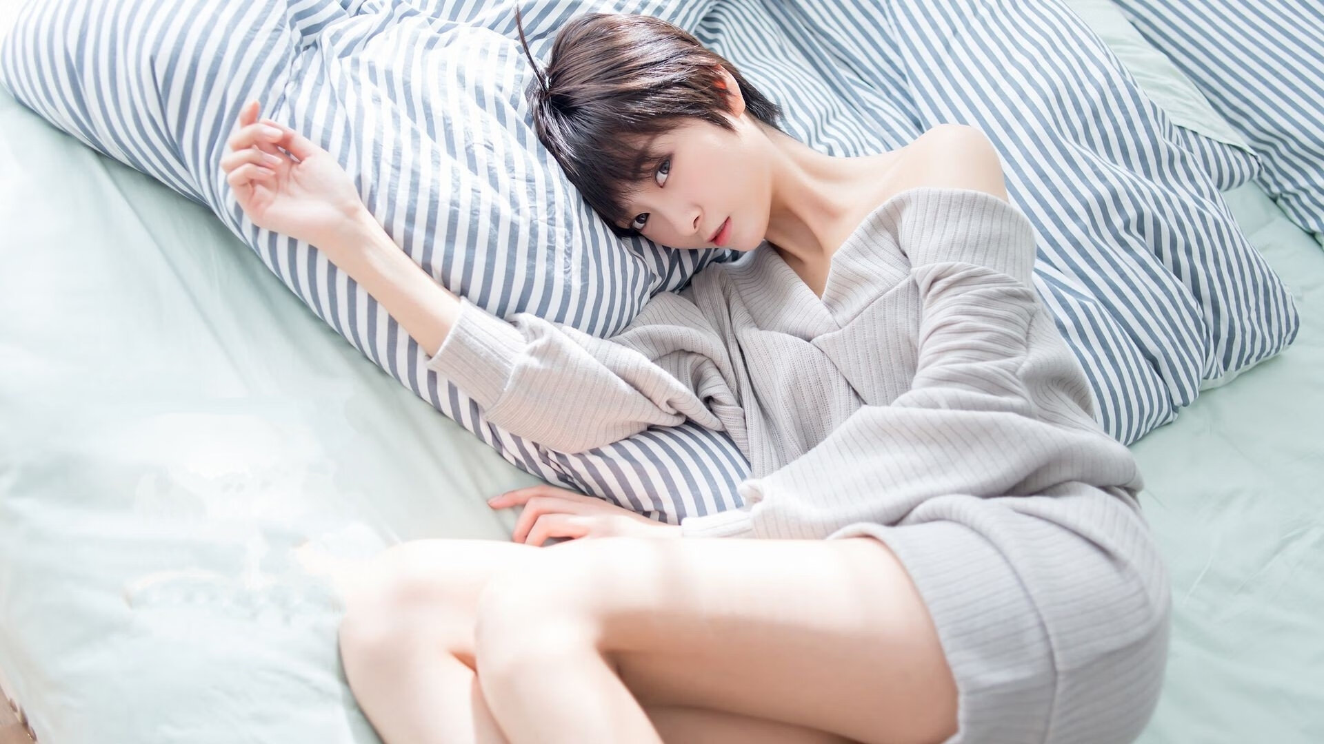 铁血绞杀！灰熊铜墙铁壁压制黄蜂，浓眉化身战术轴心带动全队节奏