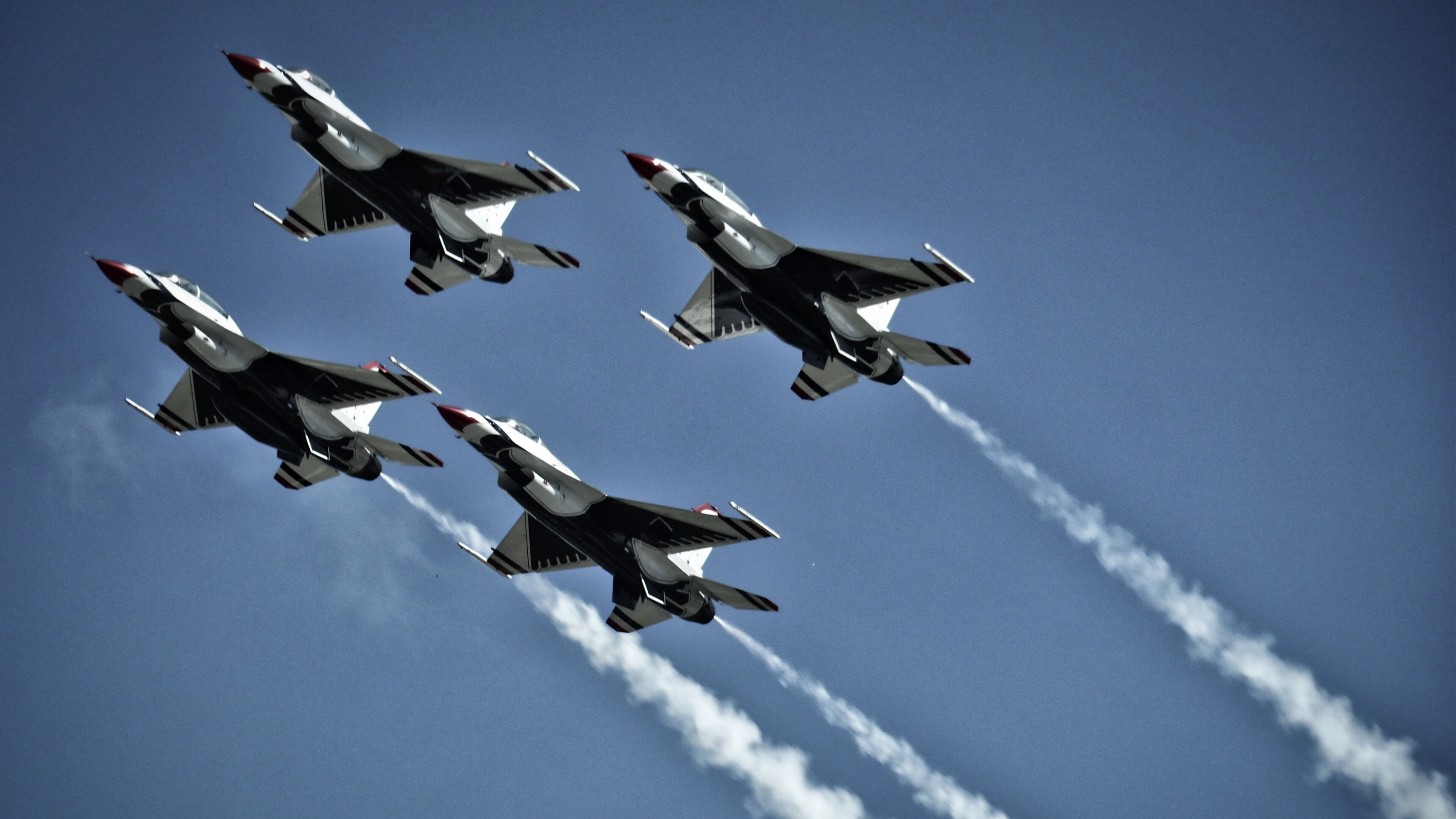 德布劳内掌控全局，芬兰强压瑞士，现代足球的掌控艺术