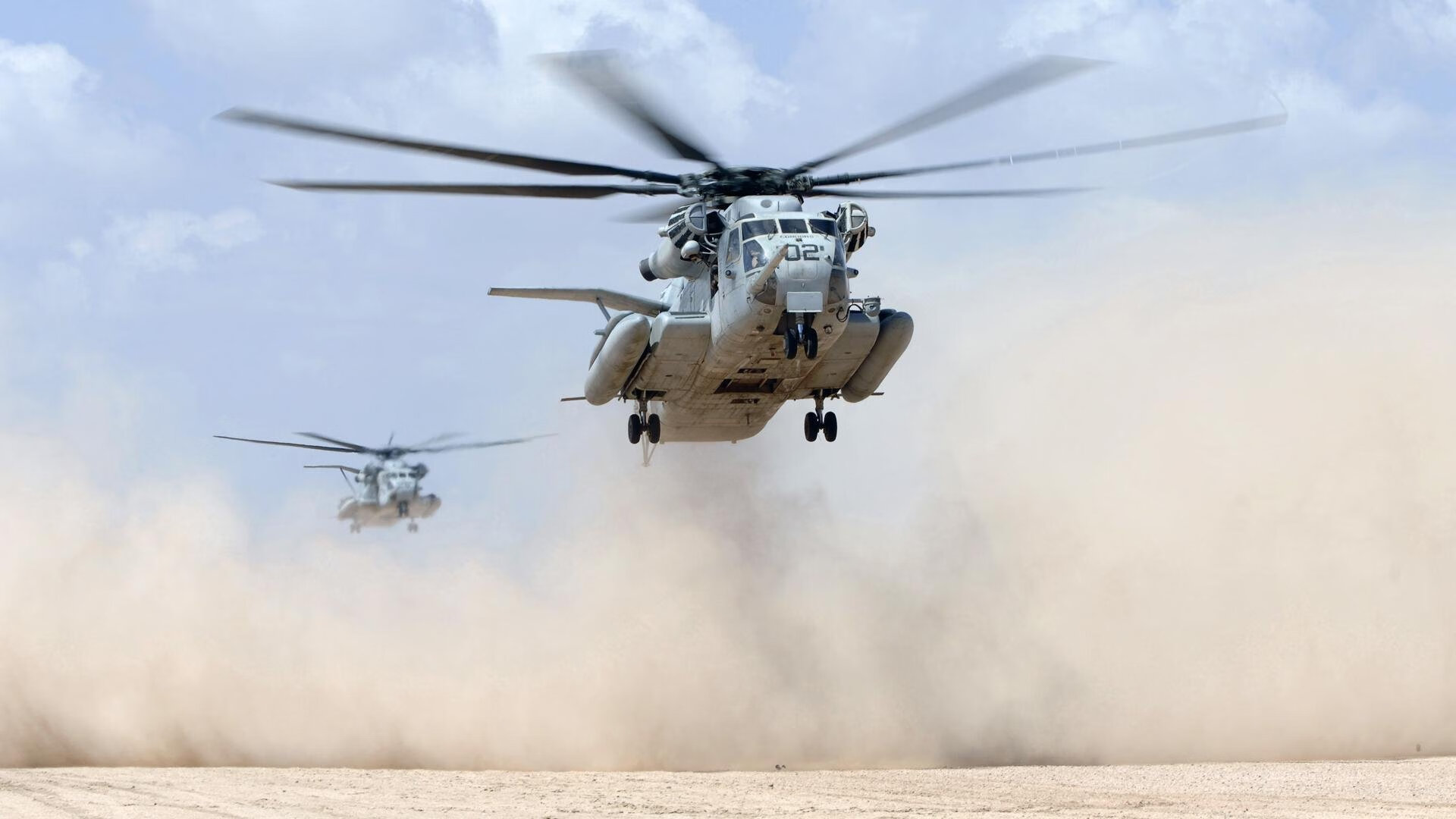 虚无利刃对决王朝铁壁,当利拉德的绝命三分射穿广东宏远的钢铁丛林